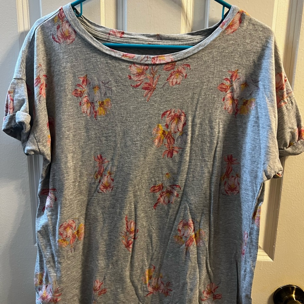 Women’s Maurice’s 24/7 Tshirt size M.